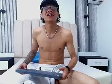 Stripchat Adult Webcam of MAXIMO_BENET