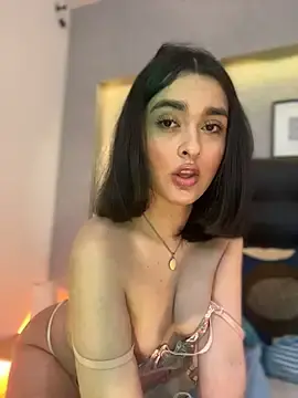 Stripchat Best live sex cam show of MiahWindsor