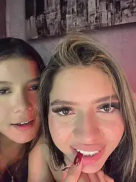Stripchat Nude Webcam of LolliePopsXXX