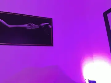 Stripchat Sex Cam of Lulu_exotic1