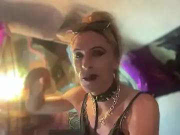Stripchat Watch Live Sex Cams of TgirlBrat