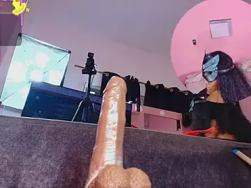 Stripchat Free Porn Cam of mia-brit
