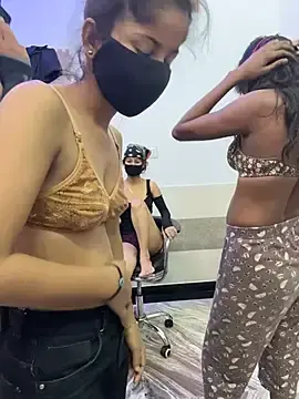 Stripchat Sex Cam of sexy_trio