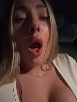 Stripchat Free Porn Cam of FrancescaNappi