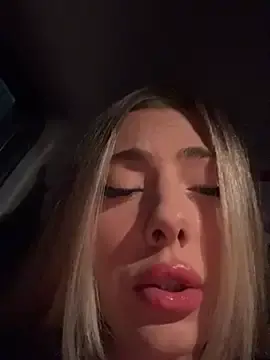 Stripchat Live Sex Cam of FrancescaNappi