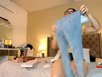 Stripchat Watch Live Sex Cams of Jenna1_