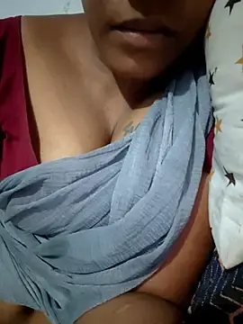 Stripchat Free Porn Cam of Tamil_Hot_HoneyBee