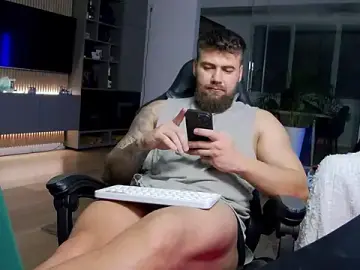 Stripchat Free Porn Cam of UbbeViking