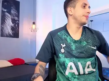 Stripchat Live Sex of Zack_isback