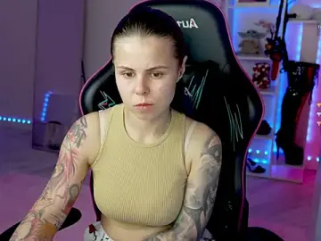 Stripchat Live Sex Cam of QueenAliceX