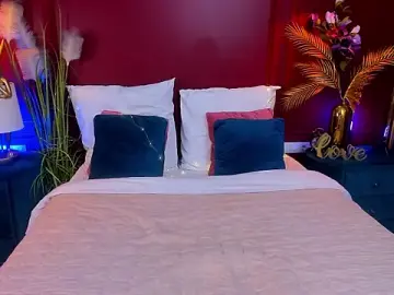 Stripchat Free Porn Cam of IssaMilf