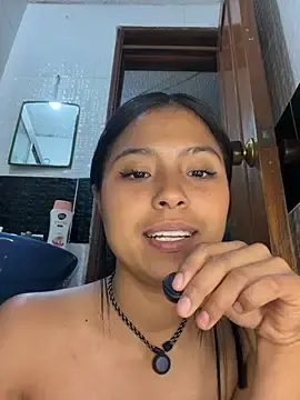 Stripchat Free Live Porn of littlee_Lucy