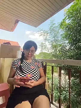 Stripchat Sex Cam of sweetieme
