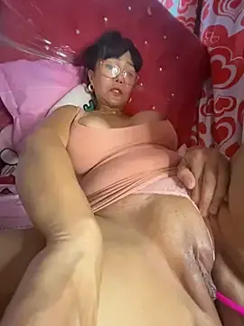 Stripchat Sex Cam of sweetieme