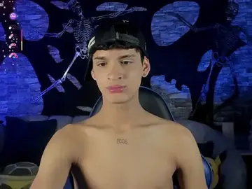 Stripchat Free Porn Cam of stevensantana1