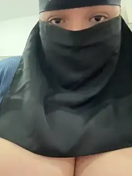 Stripchat Live Sex Cam of sweetmuslim01