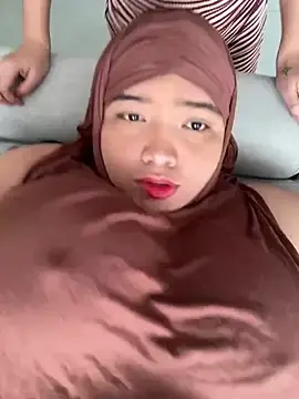 Stripchat Sex Cam of sweetmuslim01