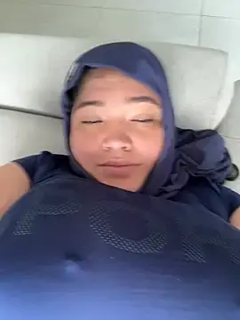 Stripchat Best Webcam of sweetmuslim01