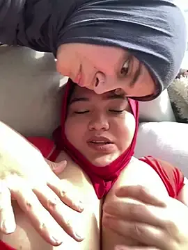 Stripchat Live Sex Cam of sweetmuslim01