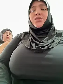 Stripchat Free Porn Cam of sweetmuslim01