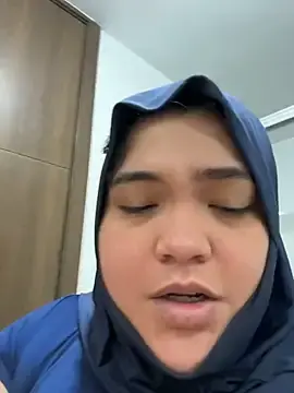 Stripchat Adult Webcams of sweetmuslim01