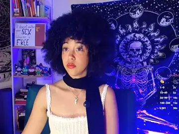 Stripchat Free Live Porn of ela_0