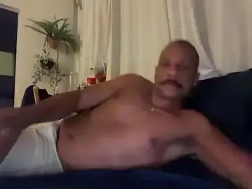 Stripchat Watch Live Sex Cams of HugoCarioca2