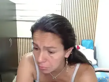 Stripchat Nude Webcam of camilavargas_
