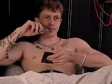 Stripchat Free Porn Cam of TalkingHead_0_