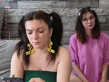 Stripchat Live Sex Cam of Vika_loves_you