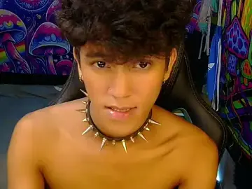 Stripchat Live Sex Cam of hugekenbigcock