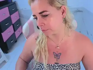 Stripchat Free Live Porn of HannaBrave