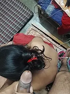 Stripchat Free Porn Cam of deshicouplegirl