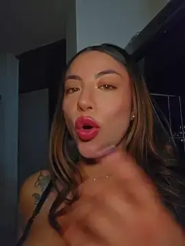 Stripchat Sex Cam of Karen_San_Miguel