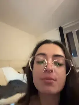Stripchat Sex Cam of GiuliaDollx