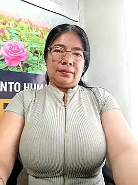 Stripchat Sex Cam of __valentina18