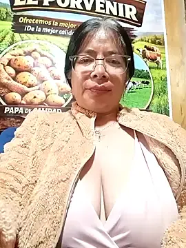 Stripchat Free Porn Cam of __valentina18