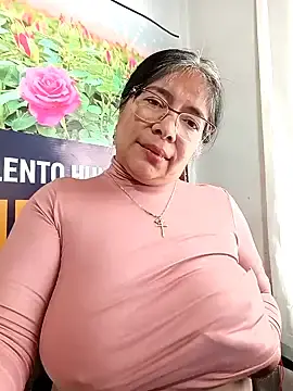 Stripchat Sex Cam of __valentina18
