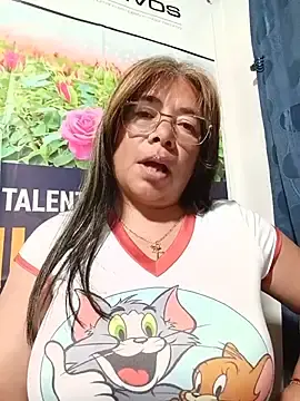 Stripchat Sex Cam of __valentina18