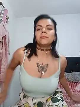Stripchat Sex Cam of luluclark69