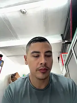 Stripchat Nude Webcam of Paul22cm-