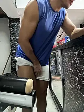 Stripchat Adult Webcams of Paul22cm-
