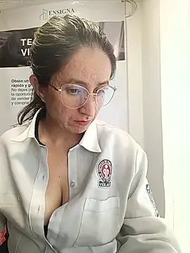 Stripchat Adult Video Chat of Valentina--1