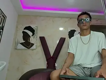 Stripchat Live Sex Cam of KING_BOYS2026