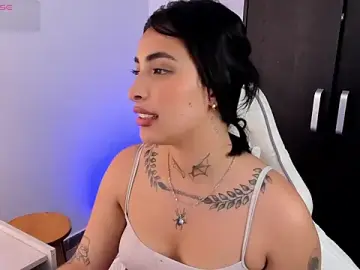 Stripchat Live Sex Cam of emmi_11