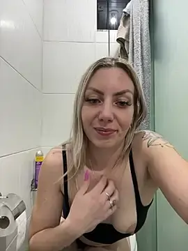 Stripchat Sex Cam of Alana_sc