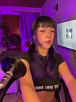 Stripchat Live Sex Cam of Ami_L