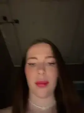 Stripchat Free Live Porn of -SweetDi-
