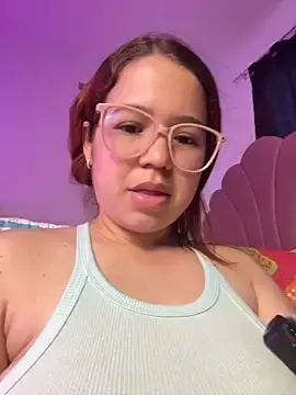 Stripchat Free Live Porn of Lucyklein2022