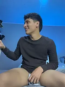 Stripchat Adult Webcam of SantiLux_